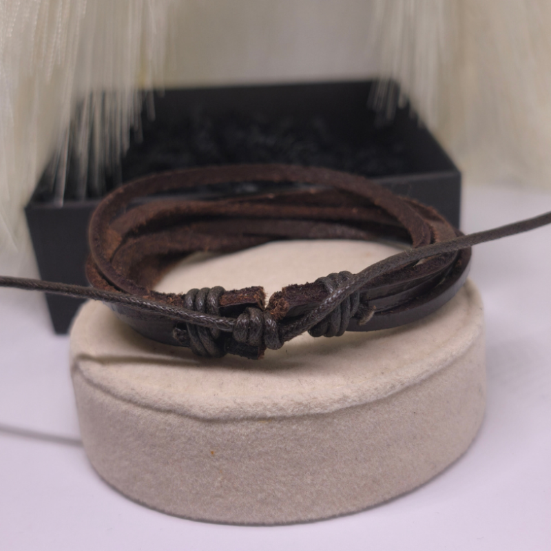 Rokassprādze „Vīriešu akcents“