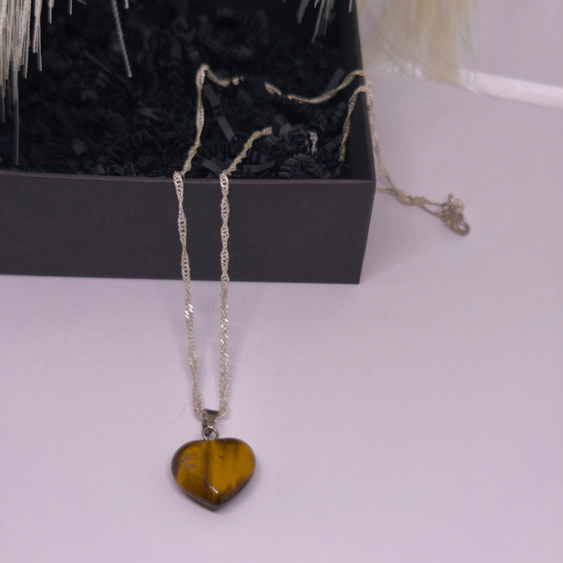 Kaklarota „Tīģera acs sirds“