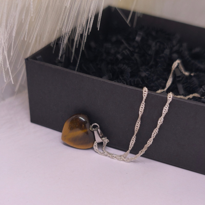 Kaklarota „Tīģera acs sirds“