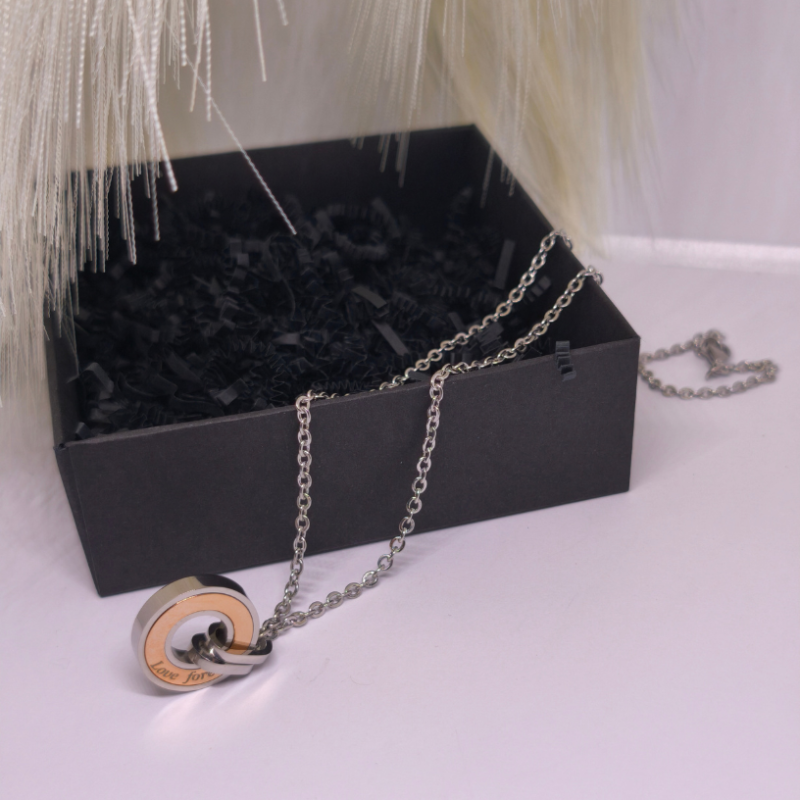 Pāru kaklarotas „Love Forever“