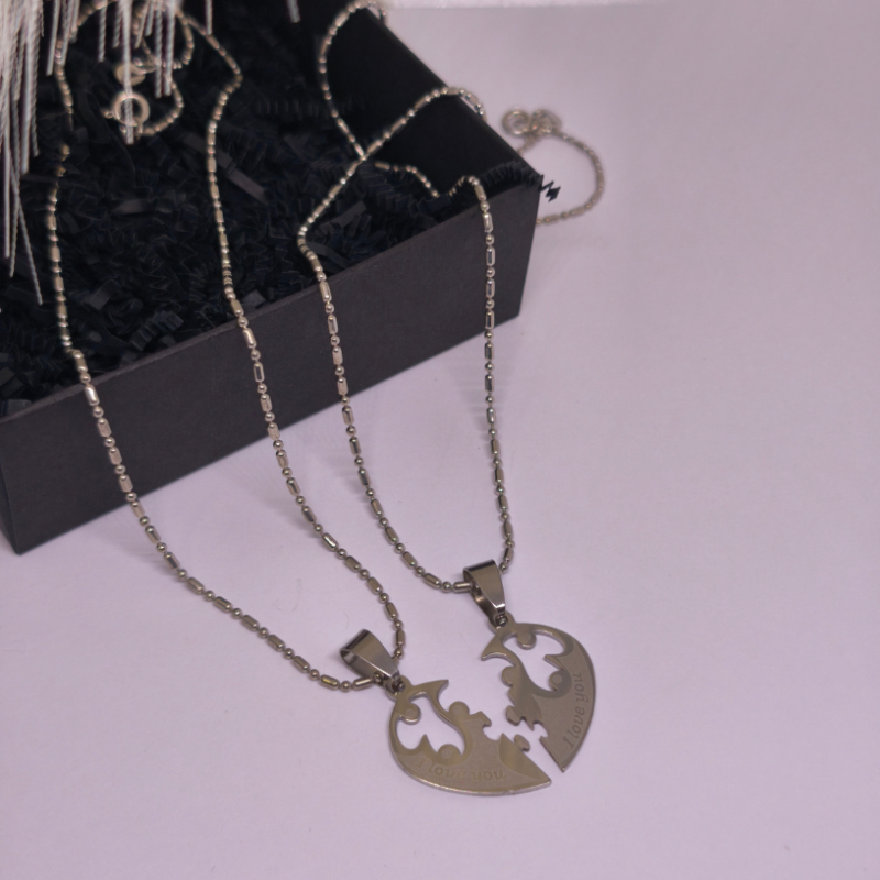 Pāra kaklarotas „I Love You“