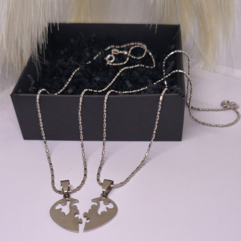 Pāra kaklarotas „I Love You“