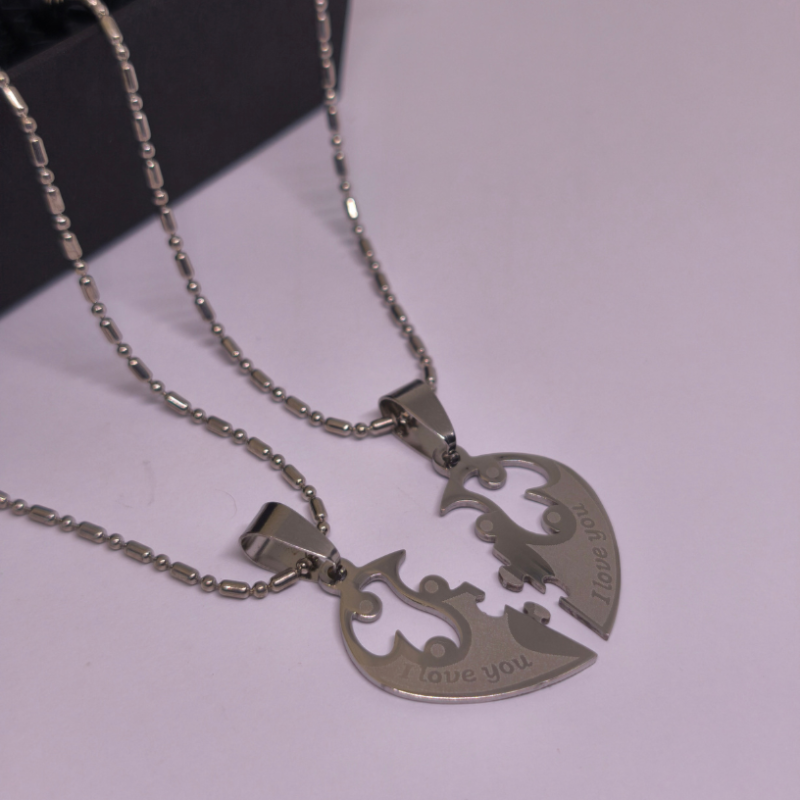 Pāra kaklarotas „I Love You“