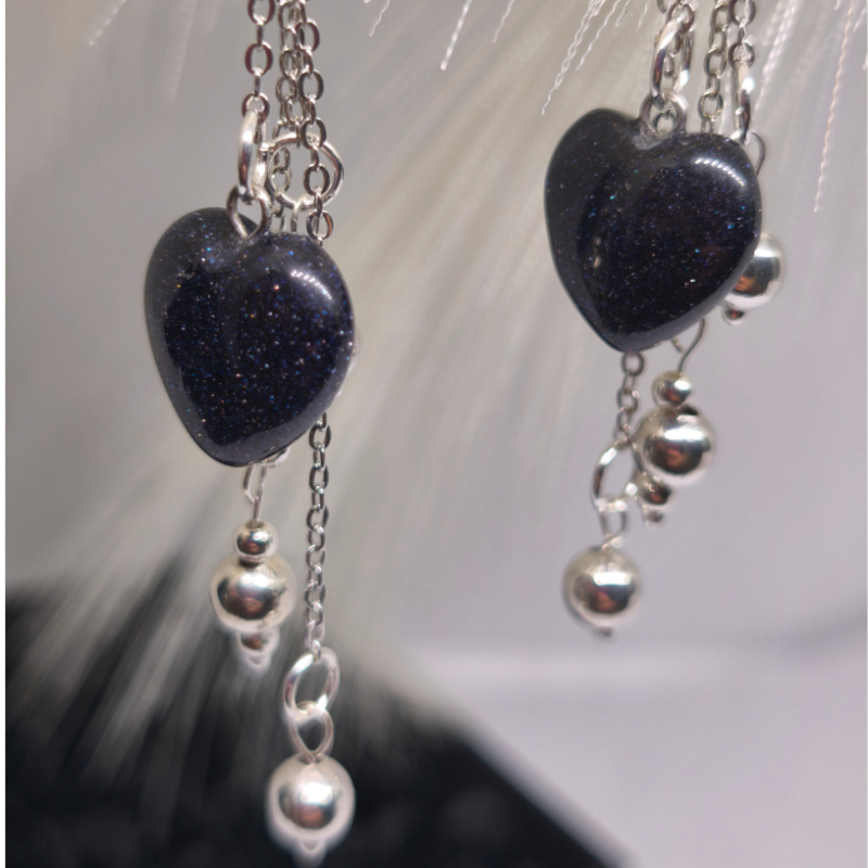 Rokas darināti auskari „Nakts mirdzums“