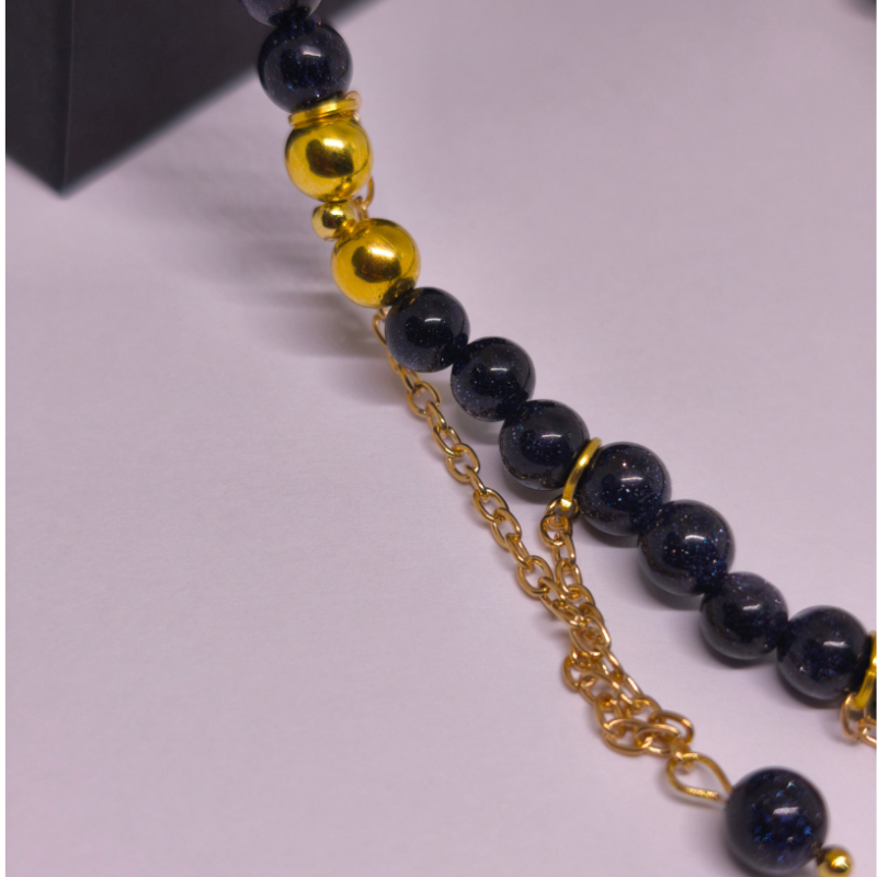 Roku darbs kaklarota „Kairas noslēpums“