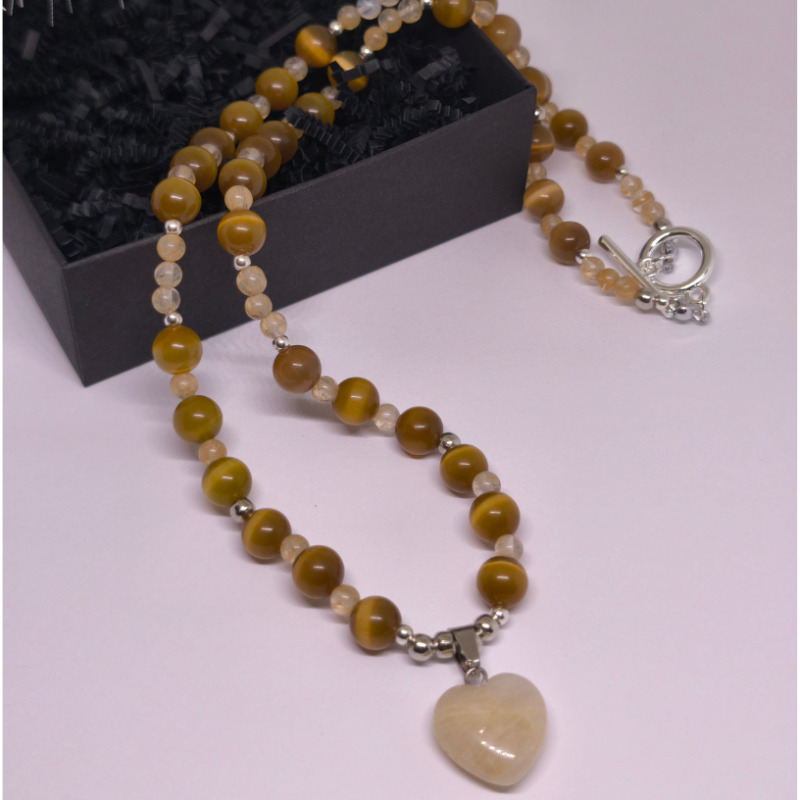 Roku darbs kaklarota „Saules mirdzums“