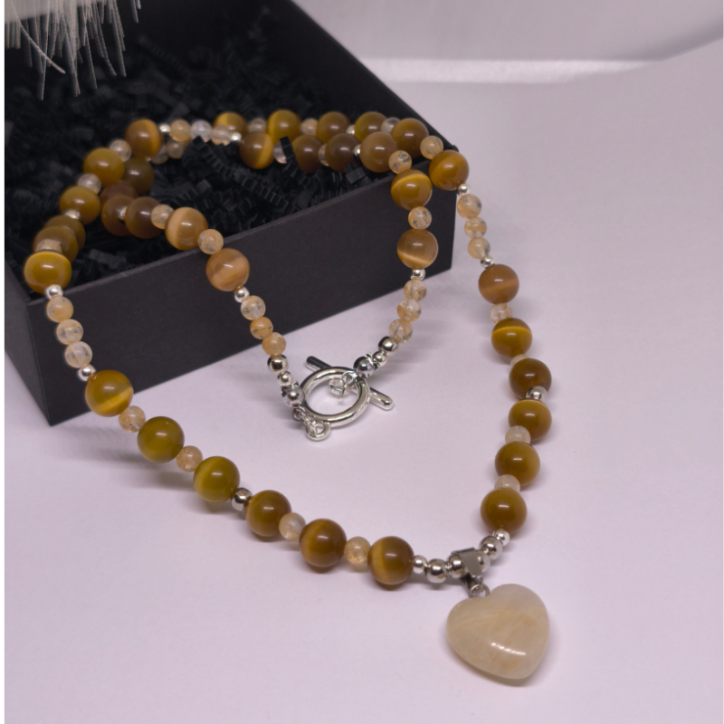 Roku darbs kaklarota „Saules mirdzums“