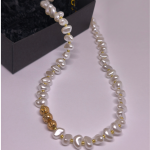 Rokas darināts kaklarota „Zelta pieskāriens“