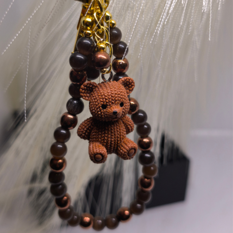 Roku darbs somas un atslēgu piekariņš "Lācītis"