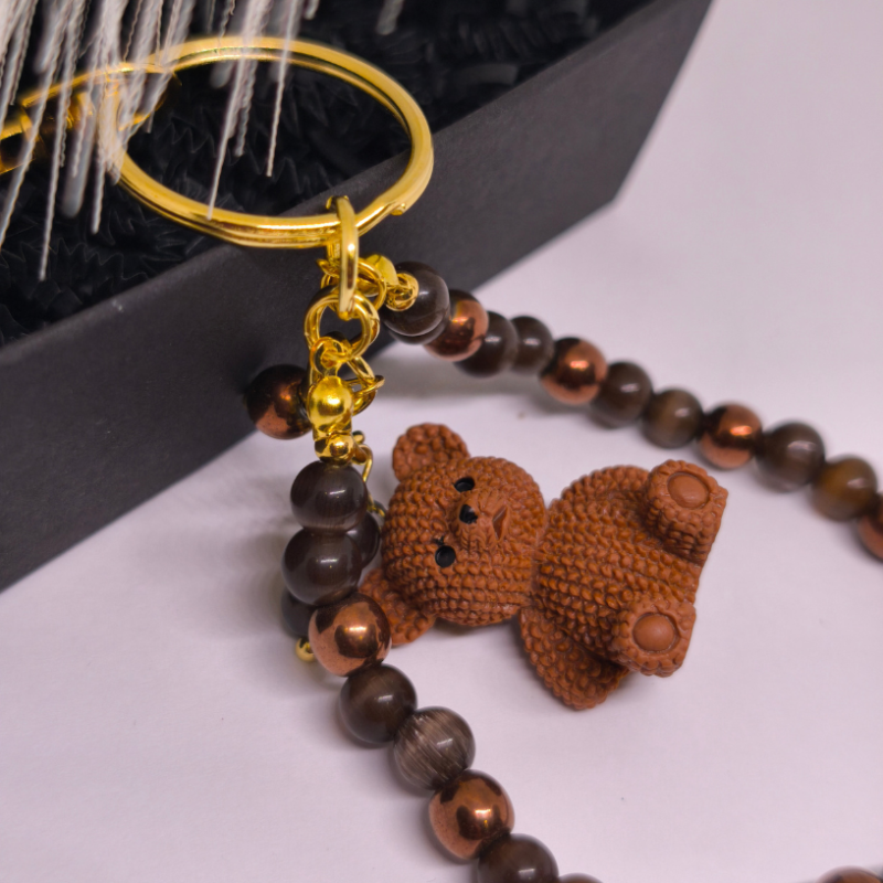 Roku darbs somas un atslēgu piekariņš "Lācītis"