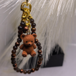 Roku darbs somas un atslēgu piekariņš "Lācītis"