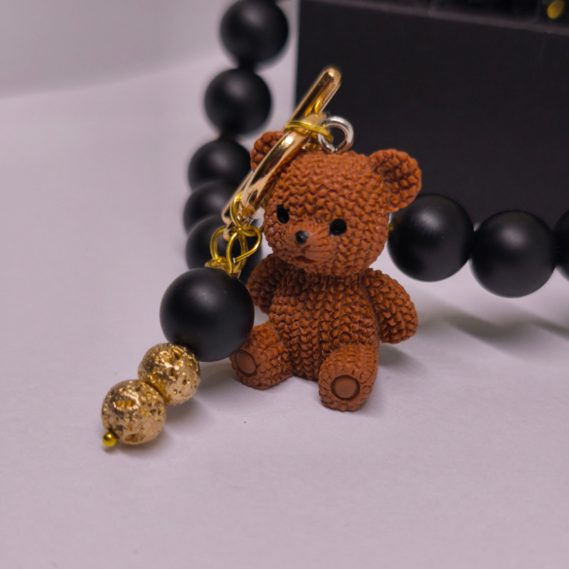 Roku darbs kaklarota „Lācīša elegance“