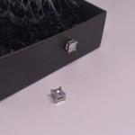 Magnētiskās auskari „Gaismas kubs“