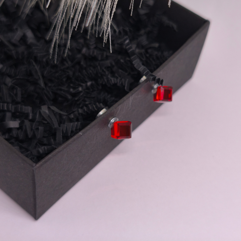 Magnētiskās auskari „Uguns kristāli“