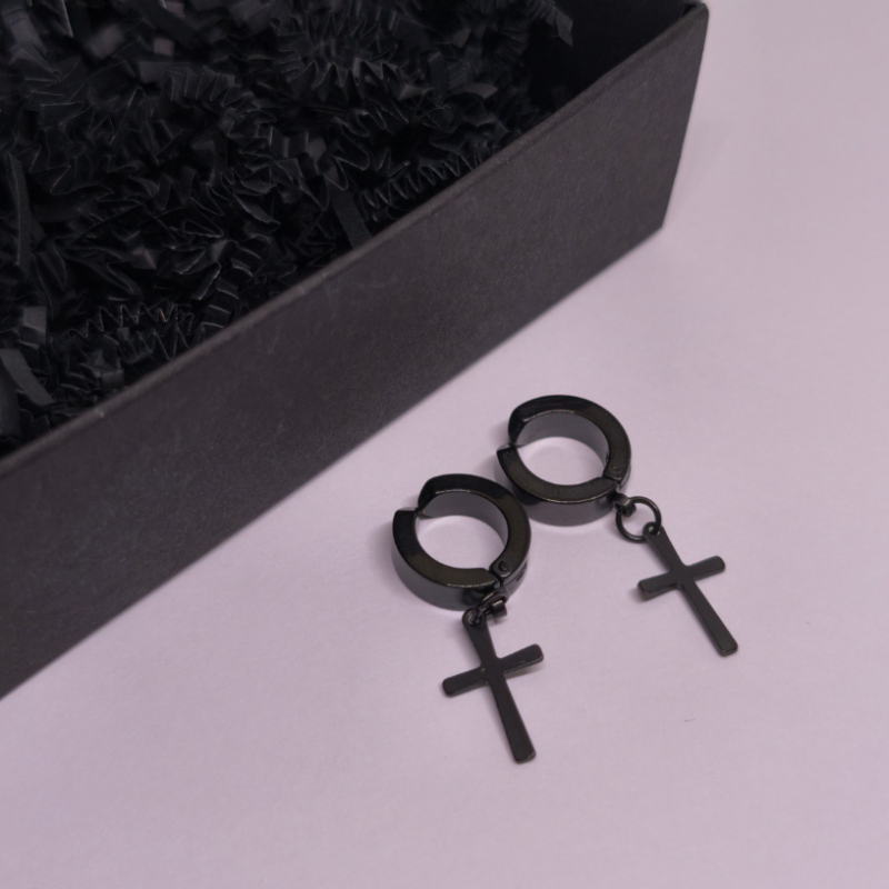 Klipsi „Melnā klasika“