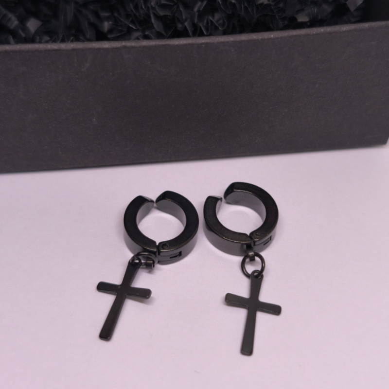 Klipsi „Melnā klasika“