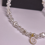 Roku darbs personalizēts kaklarota „Pērļu iniciālis“