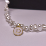 Roku darbs personalizēts kaklarota „Pērļu iniciālis“