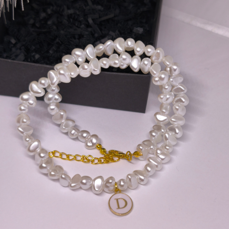 Roku darbs personalizēts kaklarota „Pērļu iniciālis“