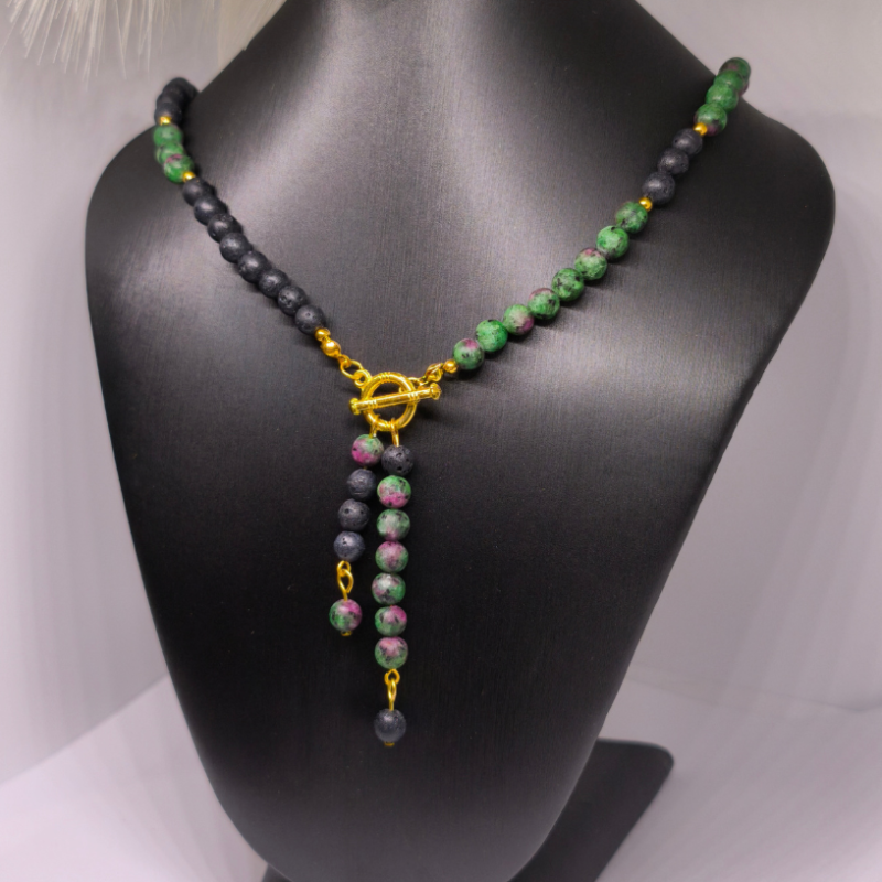 Rokdarbu kaklarota „Lavas un rubīna maģija“