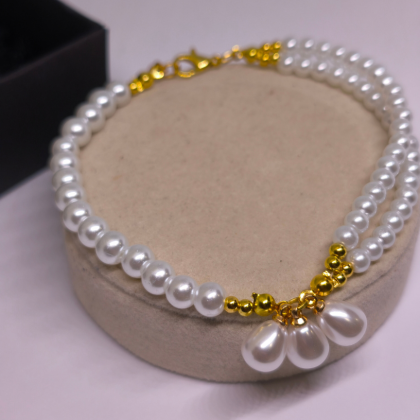 Rokassprādze „Baltās pērles maģija“