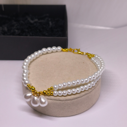 Rokassprādze „Baltās pērles maģija“