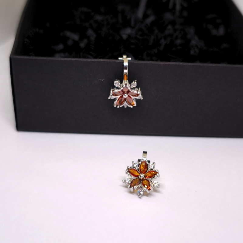 Auskari - klipši „Uguns ziedlapiņas“