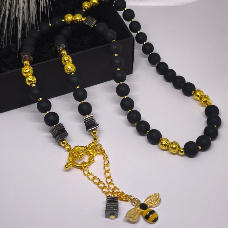 Rokām darināta kaklarota "Bite"