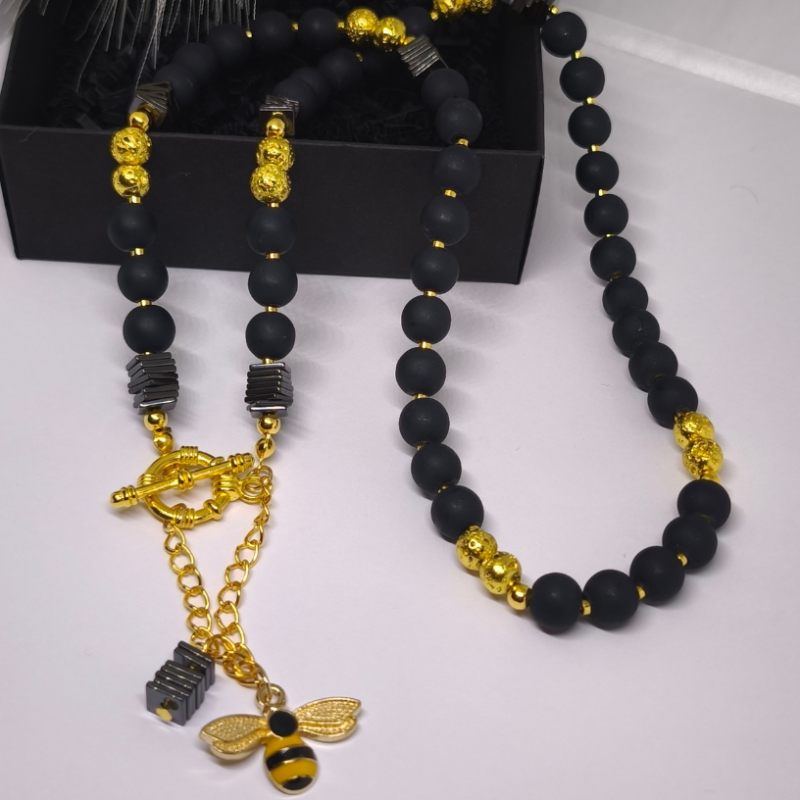 Rokām darināta kaklarota "Bite"