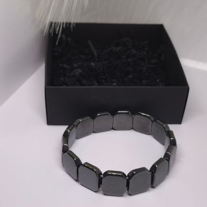 Rokassprādze "Hematīta spēks"