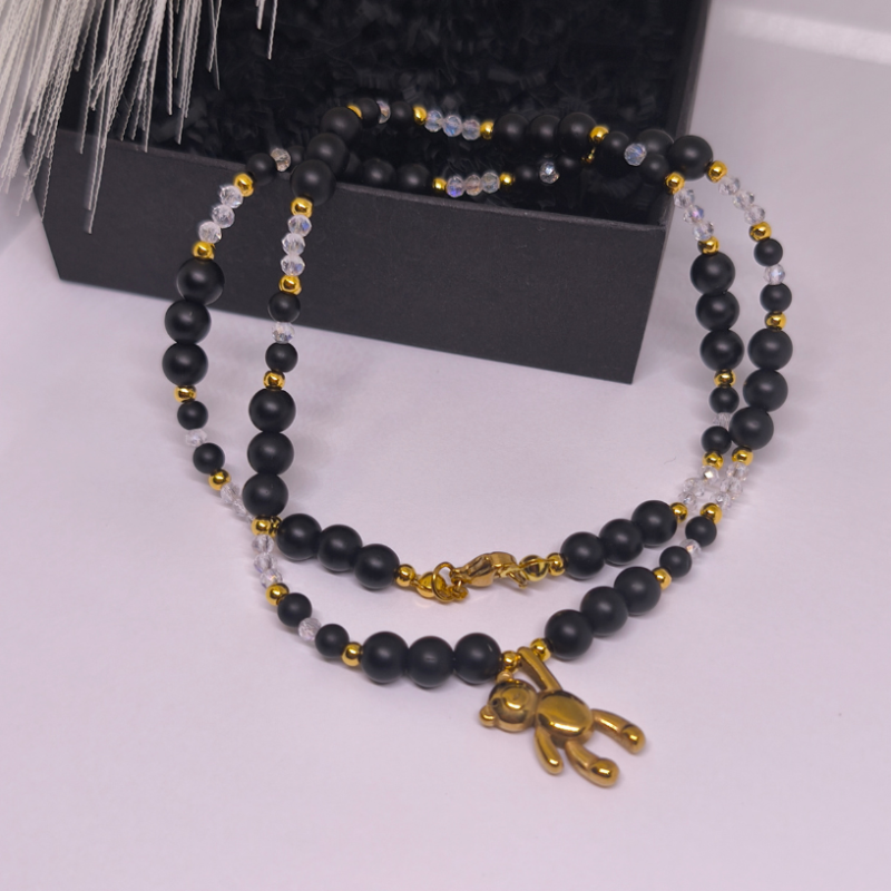 Rokām darināts kaklarota "Zelta lācītis"