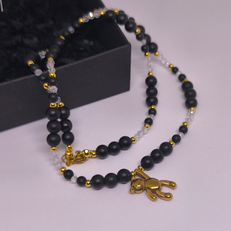 Rokām darināts kaklarota "Zelta lācītis"