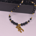 Rokām darināts kaklarota "Zelta lācītis"