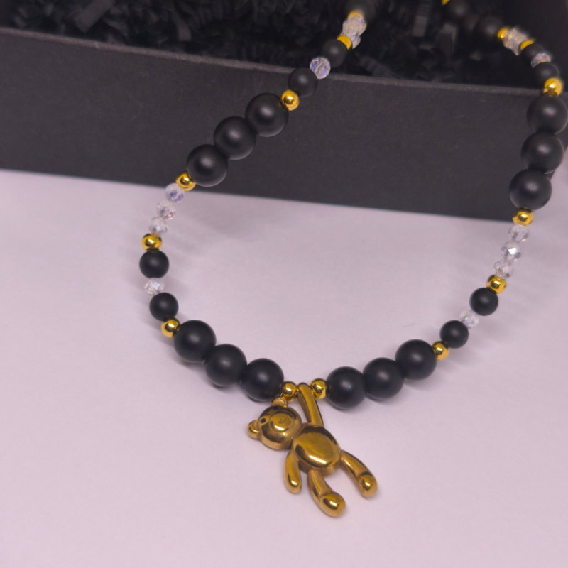 Rokām darināts kaklarota "Zelta lācītis"