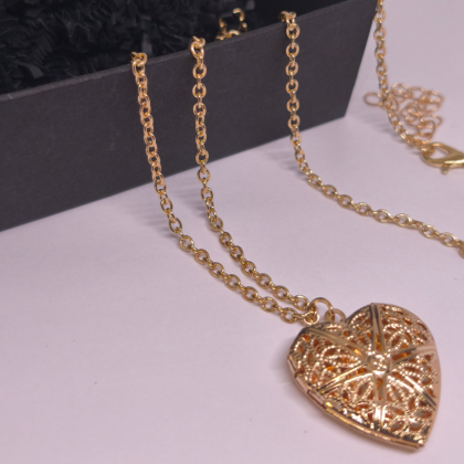 Medaljons „Zelta sirds“