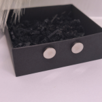 Lieli magnētiskie auskari „Moderna klasika“