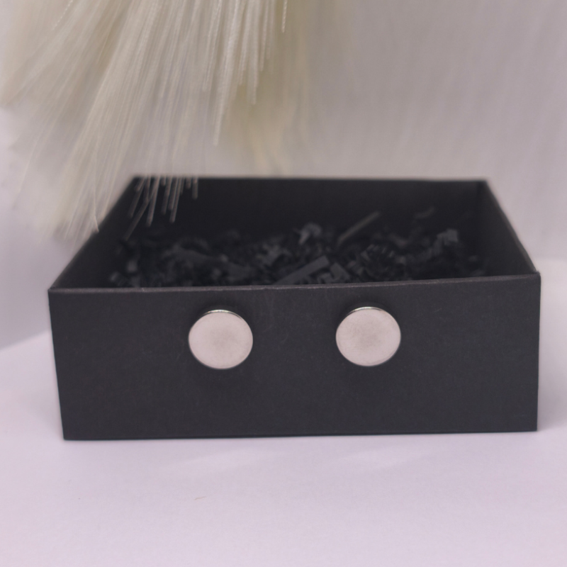 Lieli magnētiskie auskari „Moderna klasika“