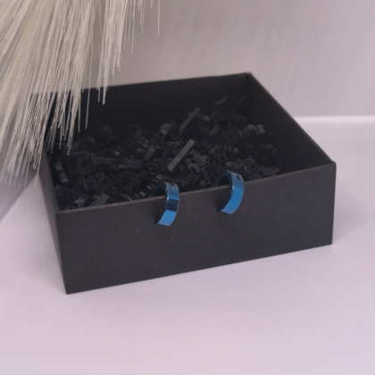 Klipsi „Tērauda zilums“