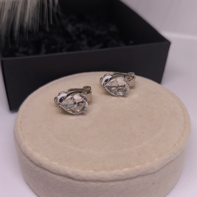 Auskari – klipši „Gaismas piliens“